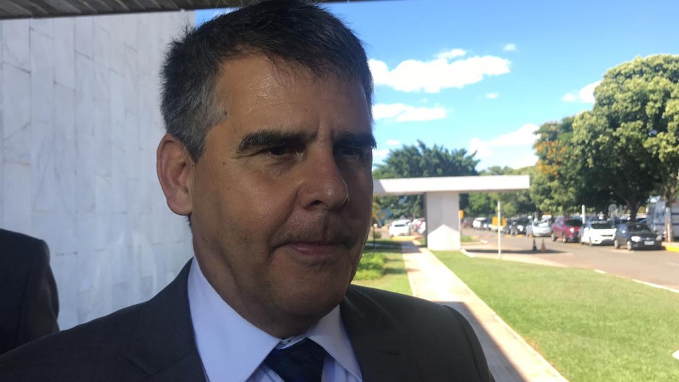 Nada de novo em Minas Gerais - Vice-governador utiliza helicóptero do governo para volta de Spa de luxo