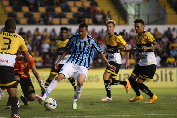 Grêmio derrota Criciúma por 3 a 0