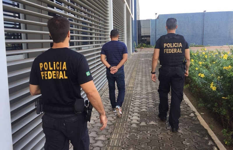 PF do Rio cumpre 46 mandados de buscas e apreensão contra uma máfia que atuava na Receita Federal