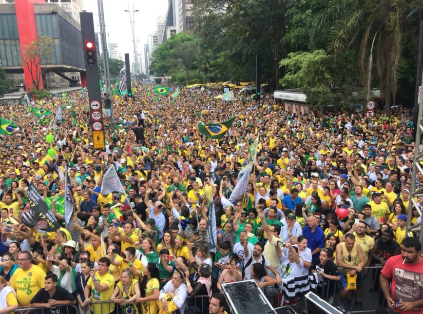 Manifestação popular do dia 15 de março que pode dar novo rumo ao Brasil para frente ou para trás. Congresso e STF pressionados