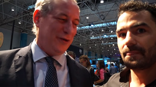 Ciro Gomes (PDT) dá \"pescotapa\" em blogueiro durante Fórum da Liberdade