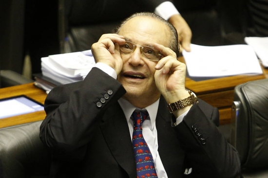 Maluf na mira da Justiça em Paris